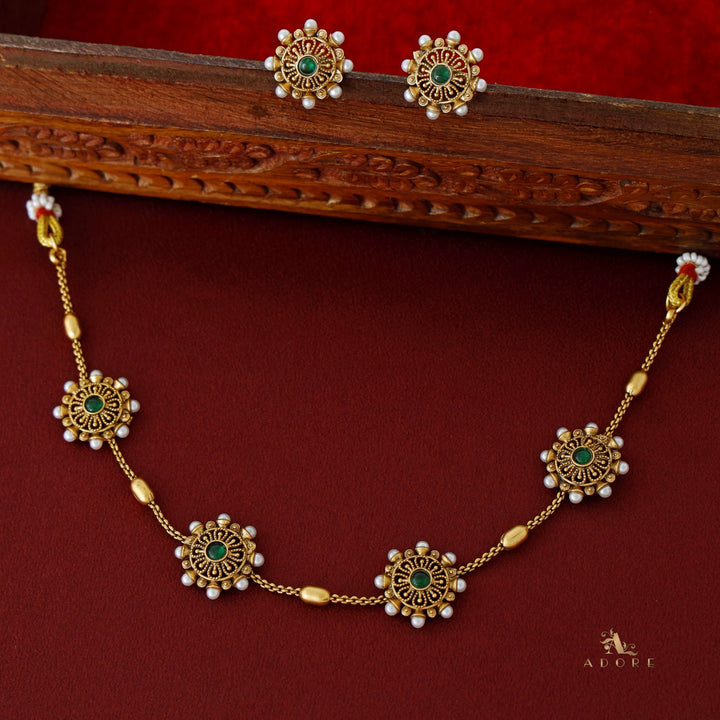 Pearl Floral Maheera Choker with Stud