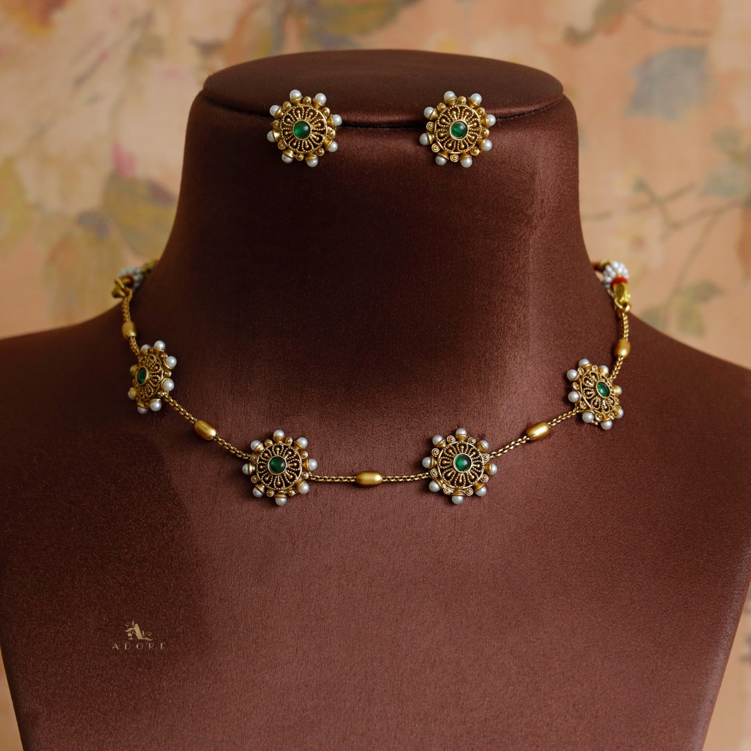 Pearl Floral Maheera Choker with Stud