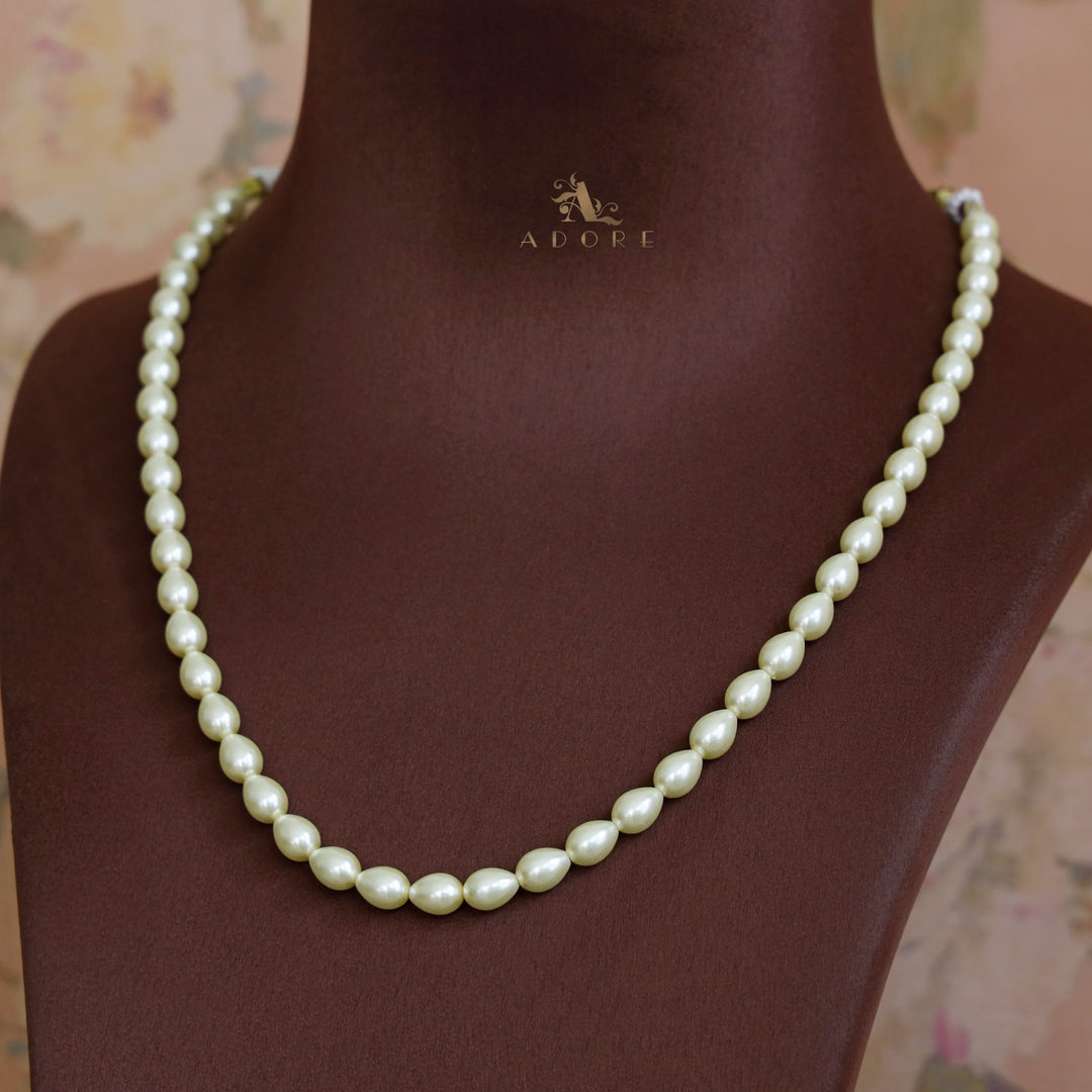 Vimaksha Pearl Neckpiece