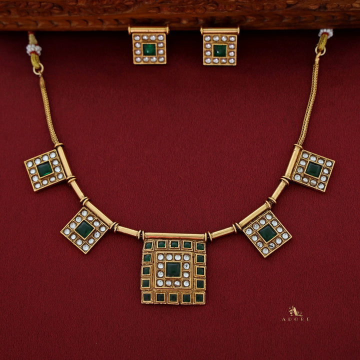 Aakaanksha Square Short Neckpiece With Earring