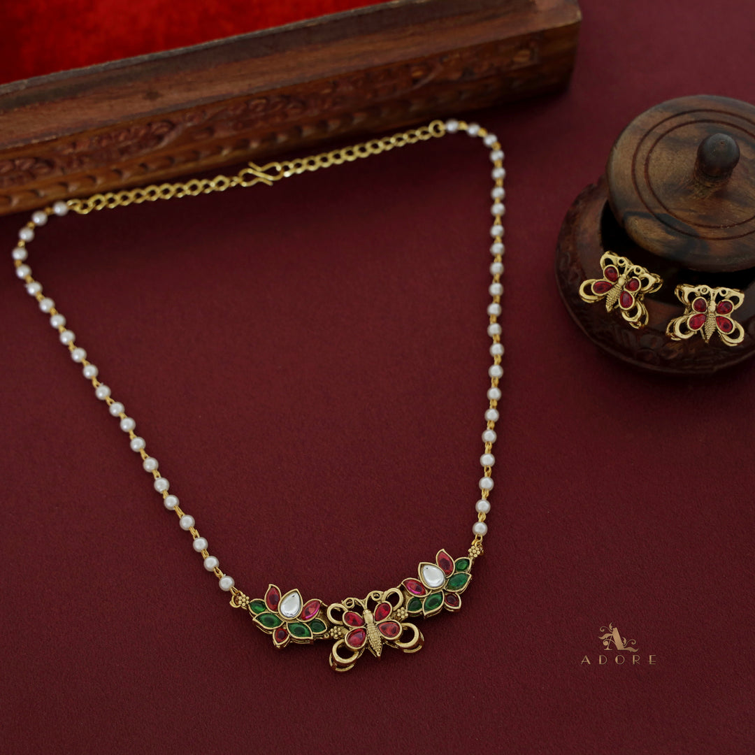 Ashvadha Padma Pearl Short Neckpiece with Earring