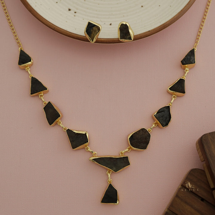 Linden Raw Stone Neckpiece With Earring