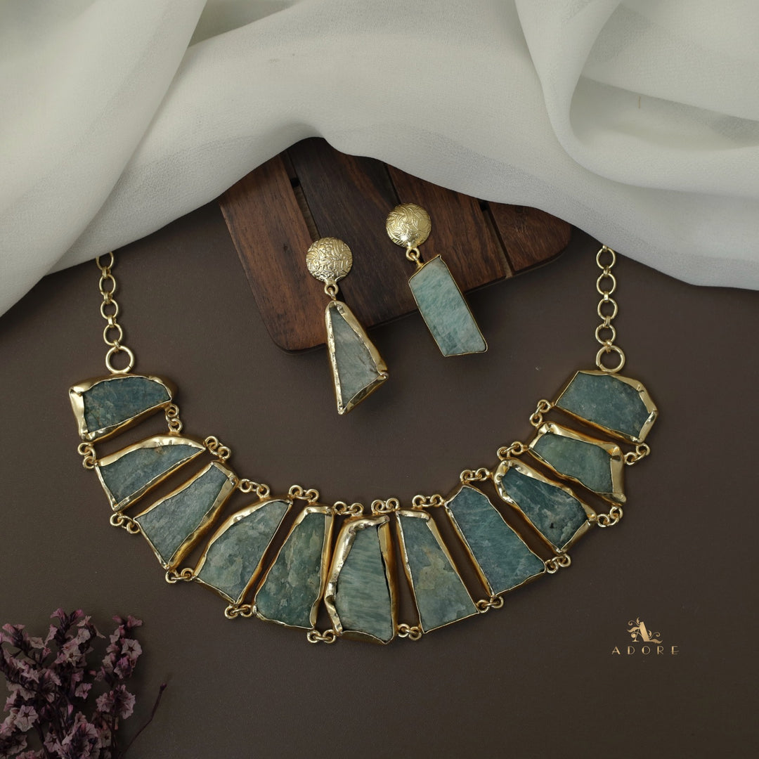 Piera Raw Stone Neckpiece With Earring