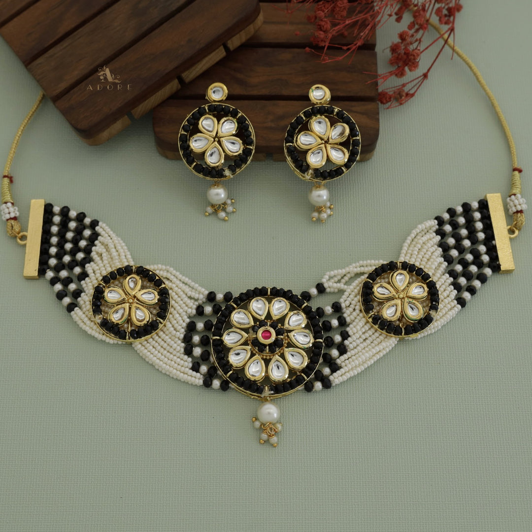 Adelika Kundan Choker With Earring