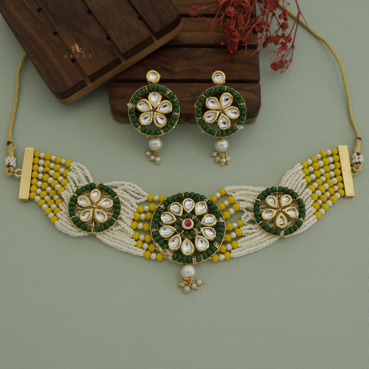 Adelika Kundan Choker With Earring