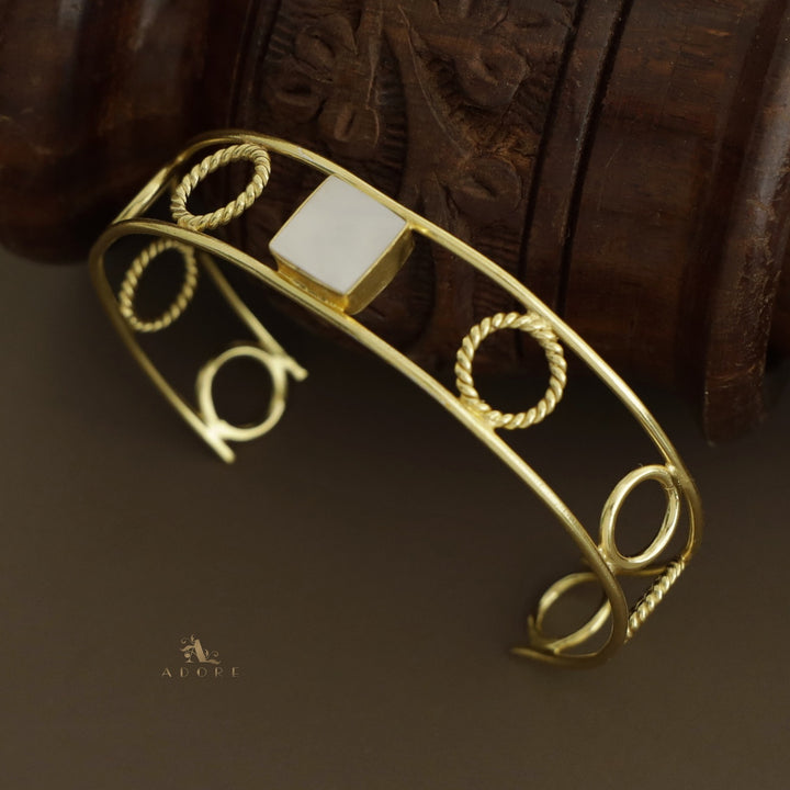 Golden Twisted + Plain Round MOP Bangle