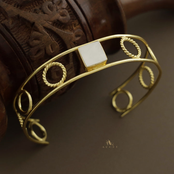 Golden Twisted + Plain Round MOP Bangle