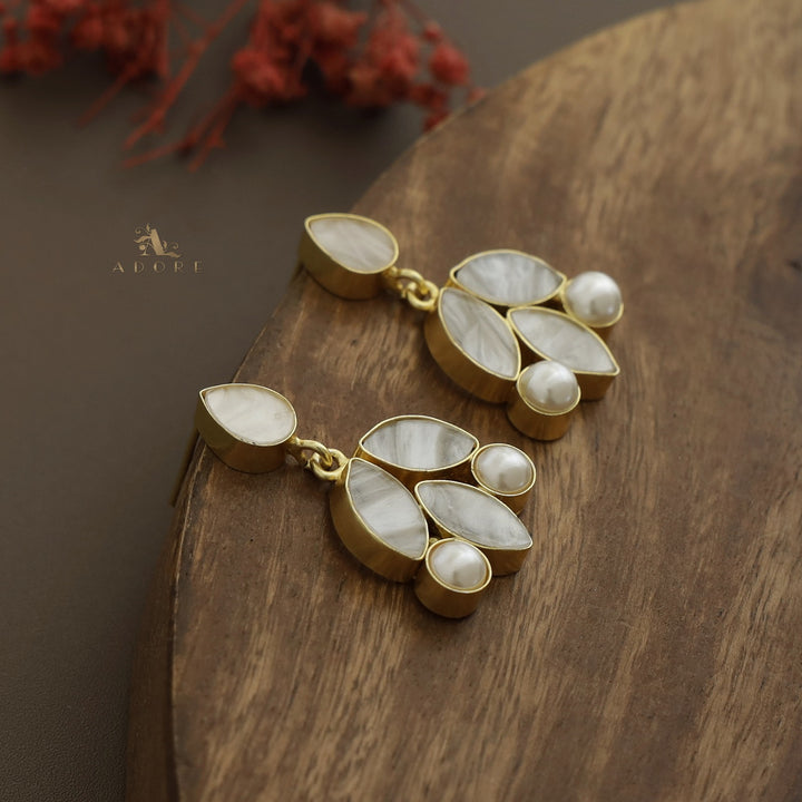 Leafy MOP Dual Pearl Earring