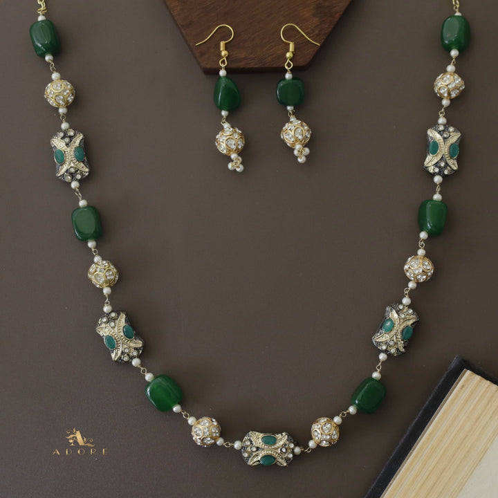 Cattleya Neckpiece With Drop