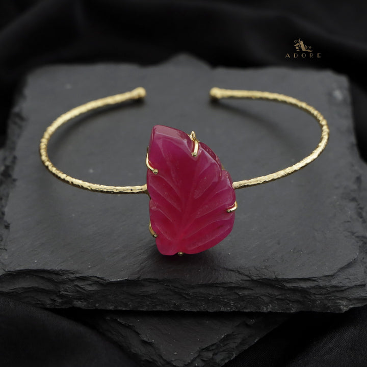 Textured Carved Leafy Glossy Bangle