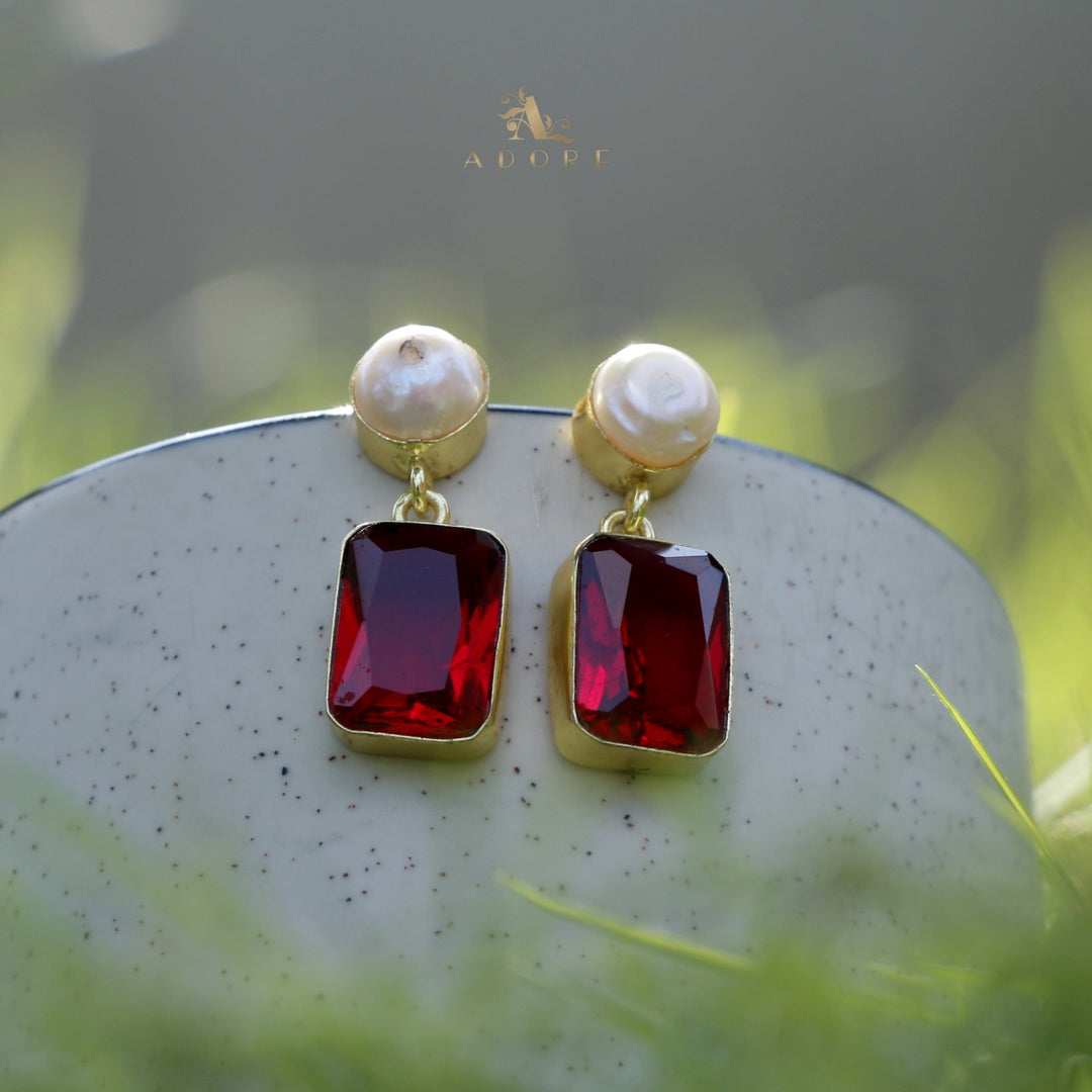 Aarfa Glossy Drop Pearl Earring