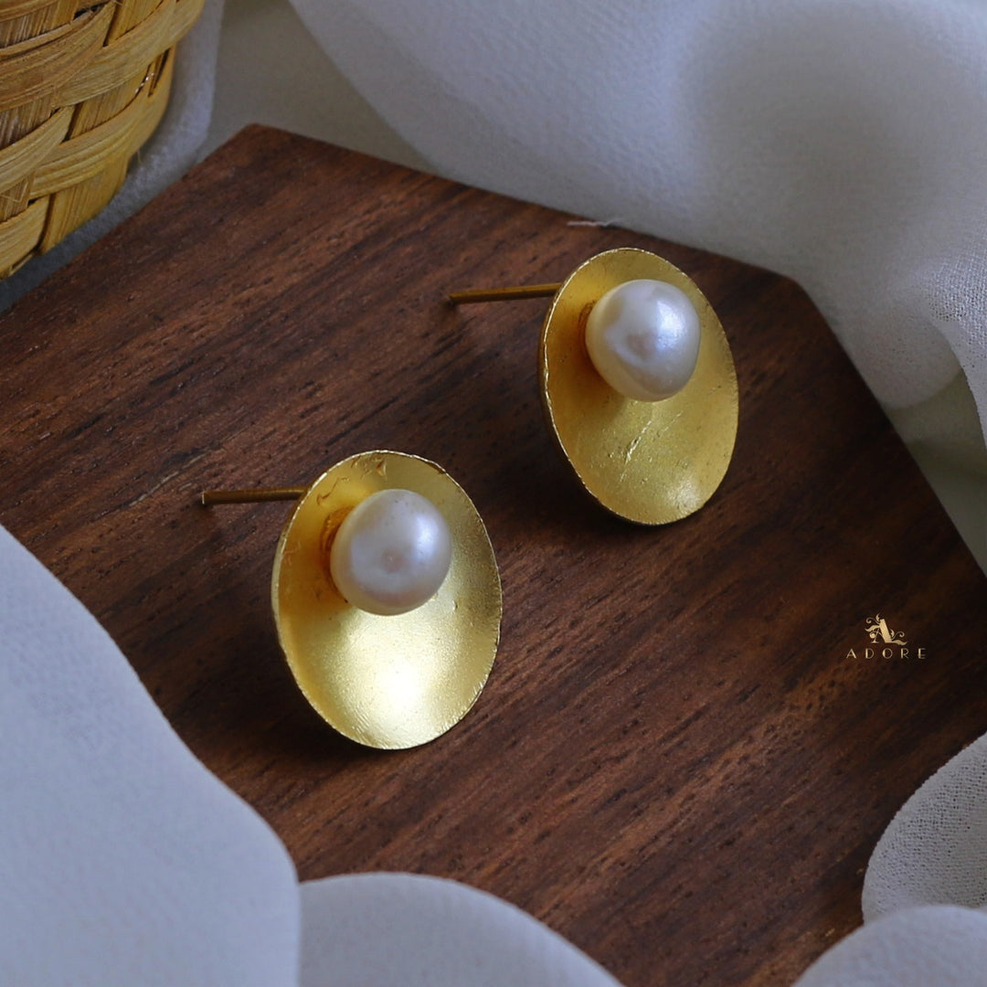 Golden Flavia Pearl Stud