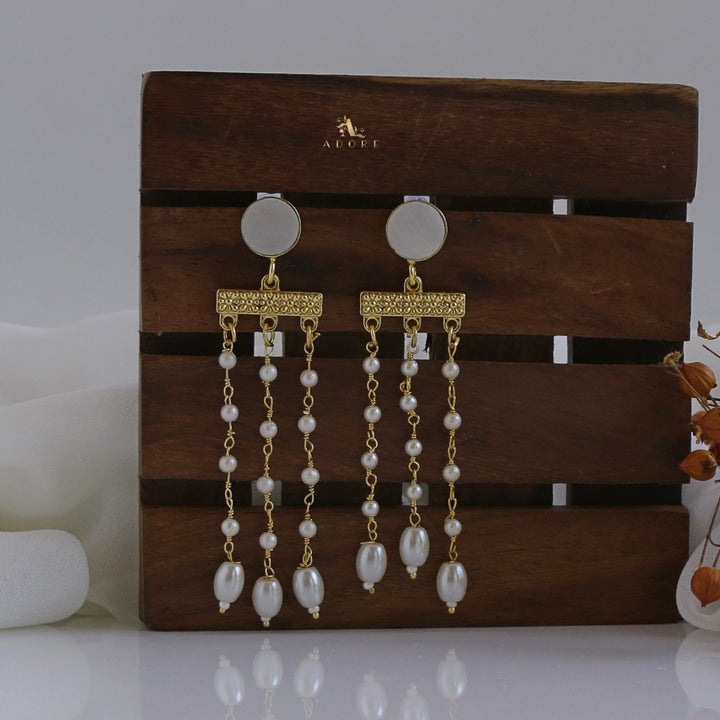 Palomi Pearl Hanging Earring