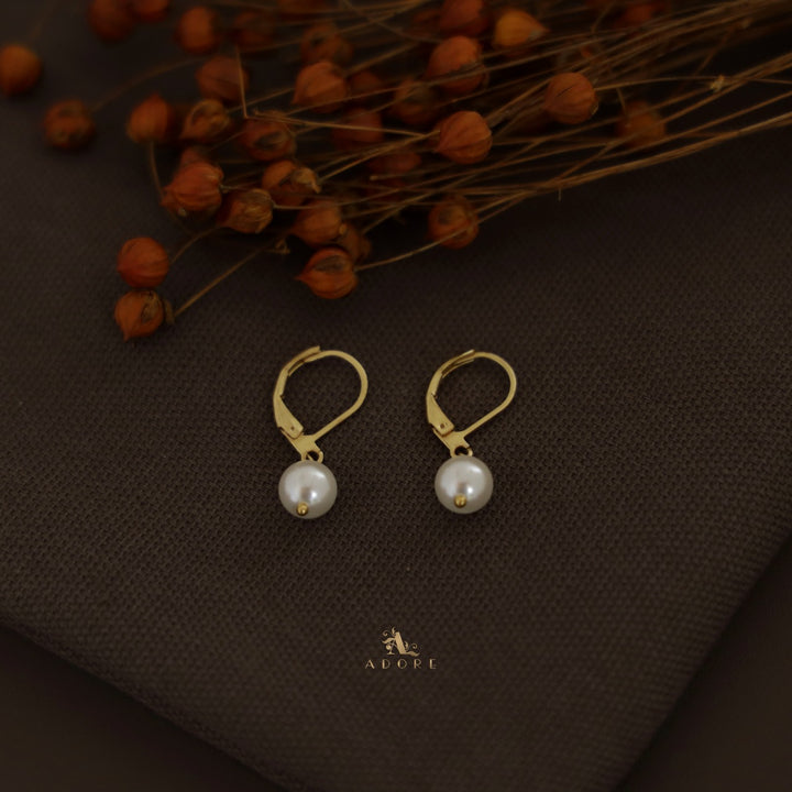 Tanvi Ema Pearl Earring