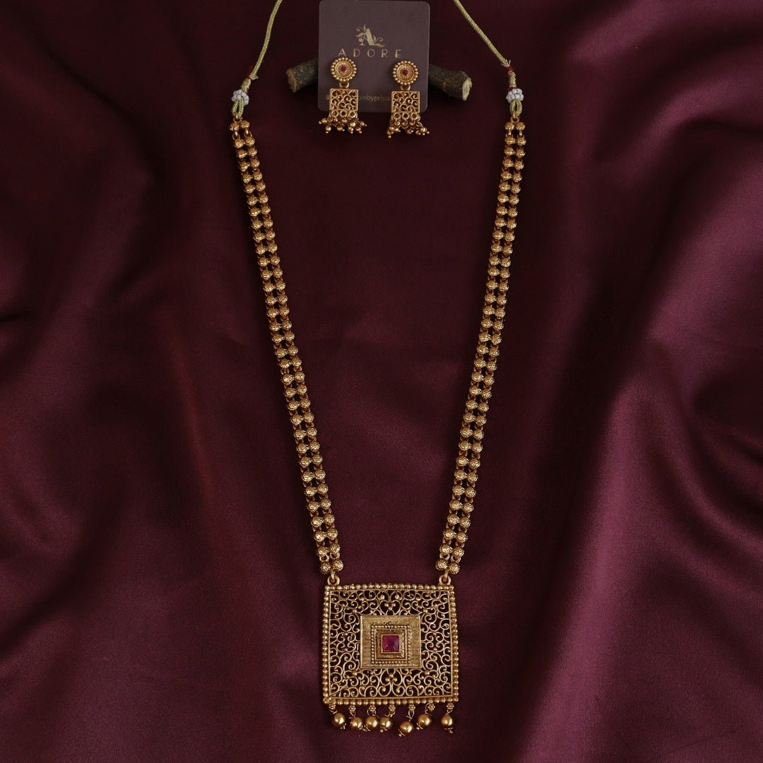 Aagarna Long Neckpiece With Earring