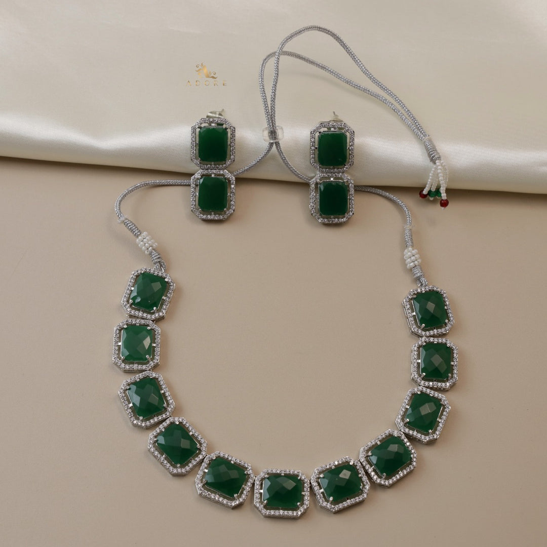 Berkley Glossy Neckpiece With Earring