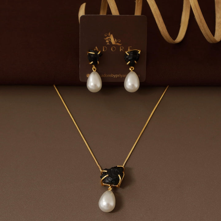 Jaime Raw Stone Pearl Neckpiece With Earring