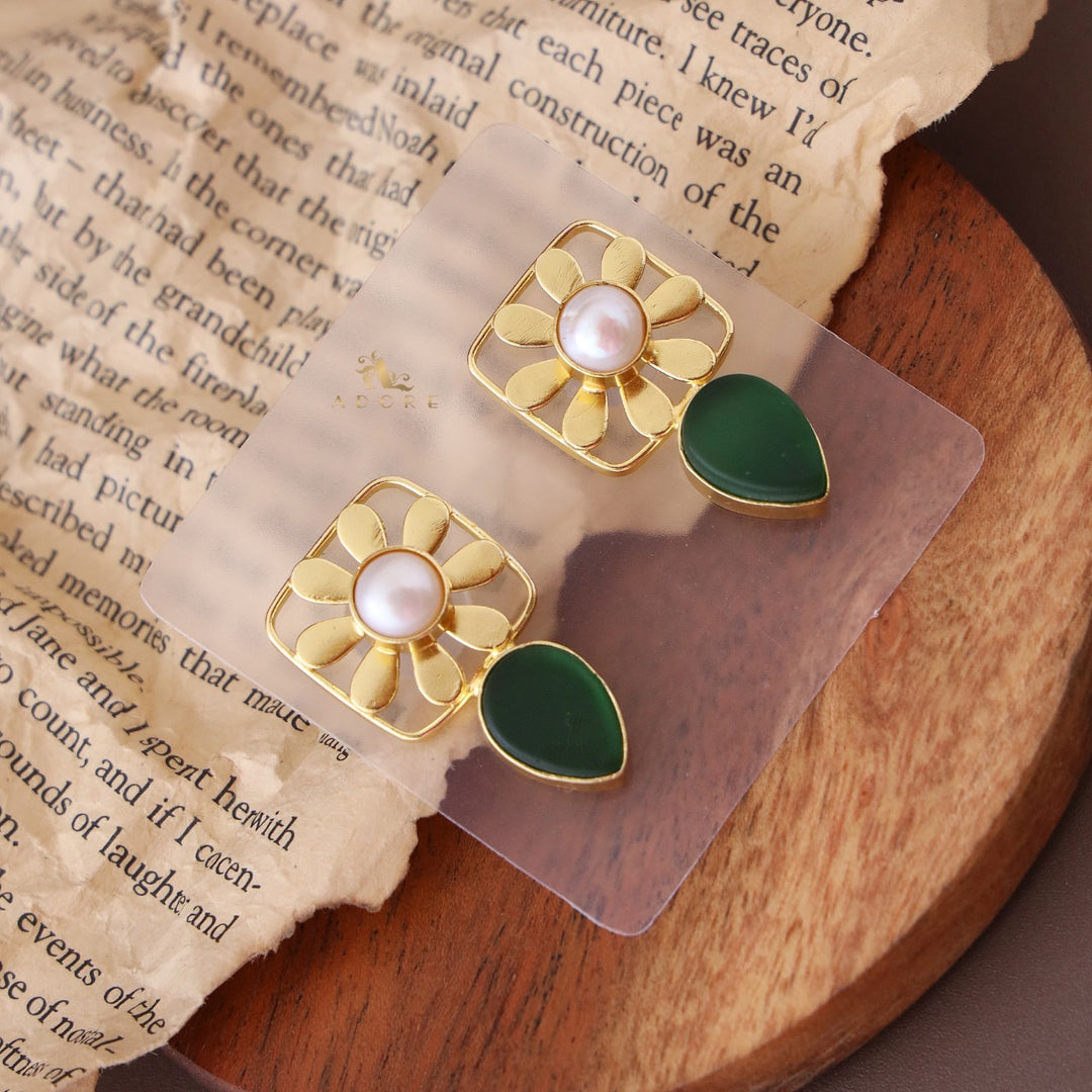 Midhila Raw Stone Earring