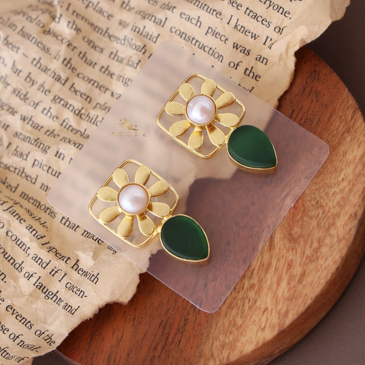 Midhila Raw Stone Earring