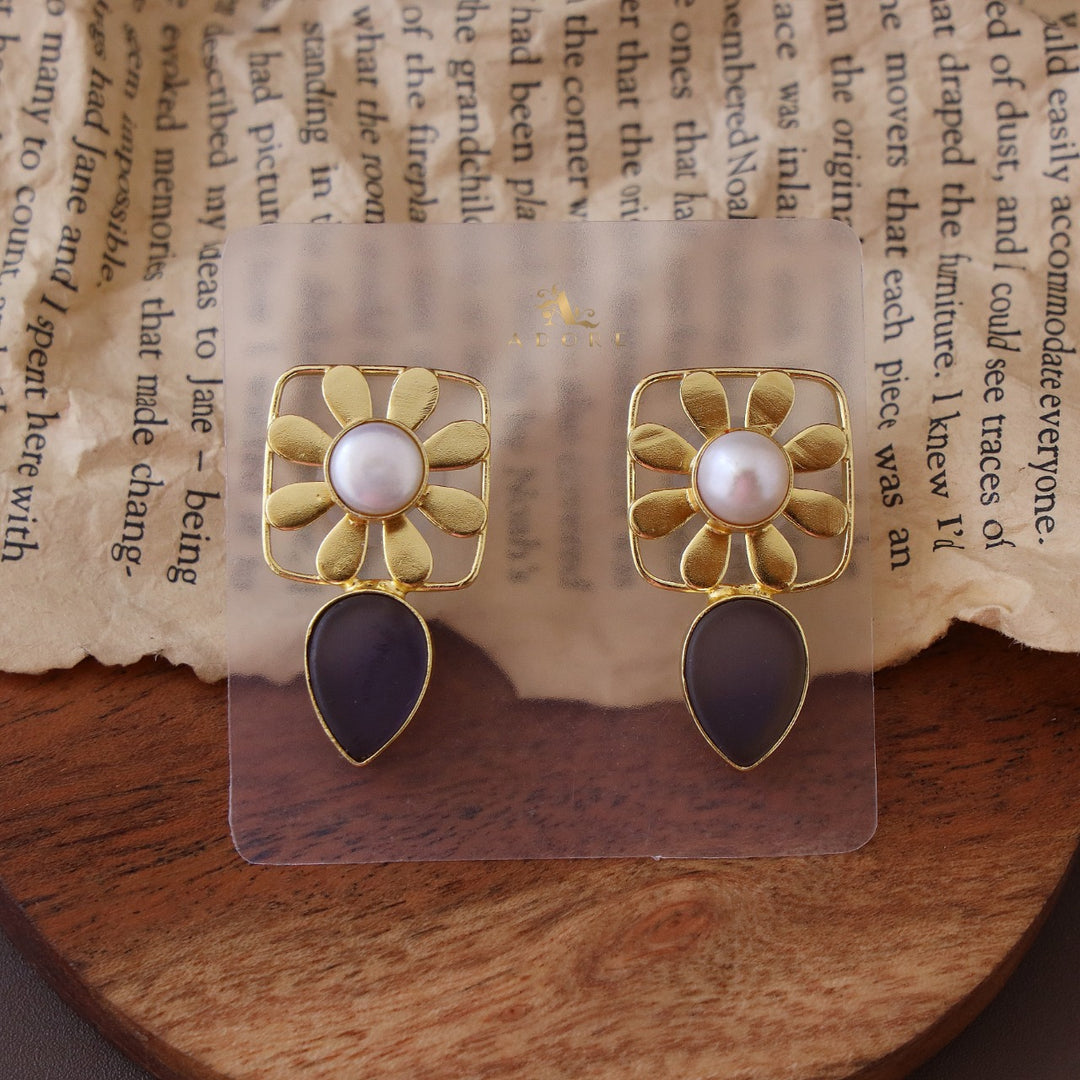 Midhila Raw Stone Earring