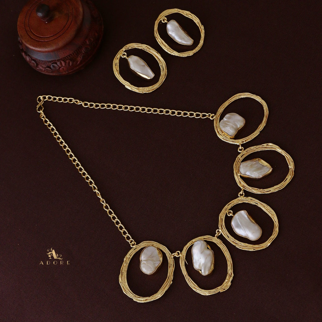 Golden Nashwa Baroque Neckpiece With Earring