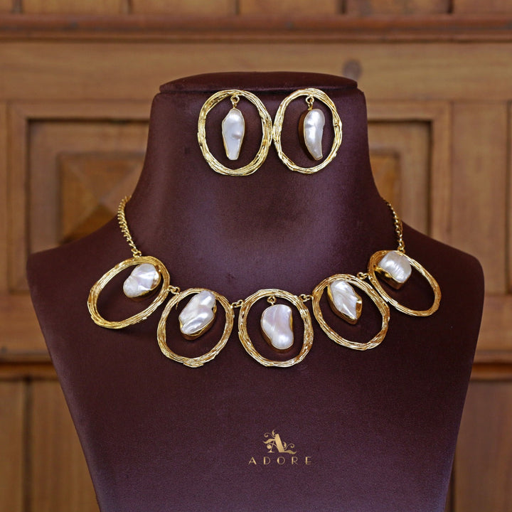 Golden Nashwa Baroque Neckpiece With Earring