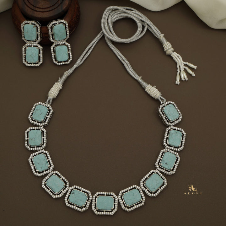 Berkley Glossy Neckpiece With Earring