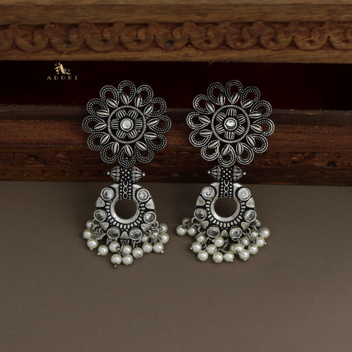 Amabella Pearl Earring