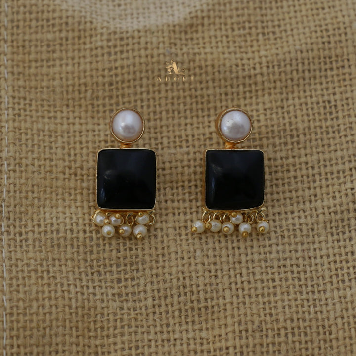 Lavleen Square Glossy Pearl Earring