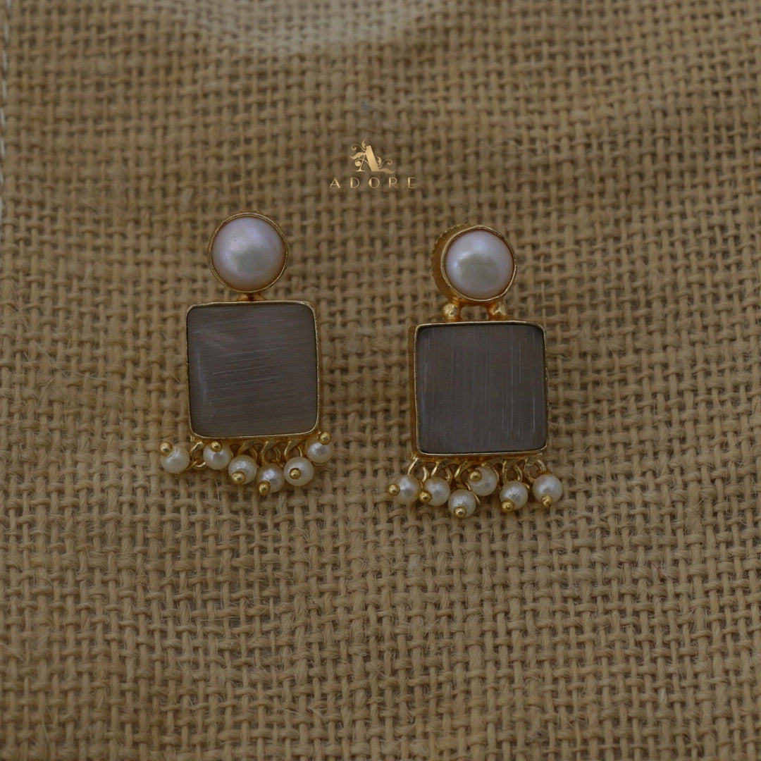 Lavleen Square Glossy Pearl Earring