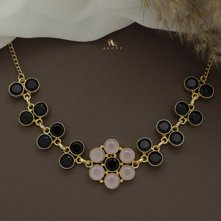 Alicent Flower Choker / Short Neckpiece