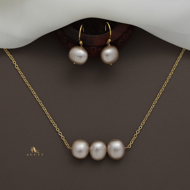 Golden Afroza Tri Pearl Neckpiece With Drop