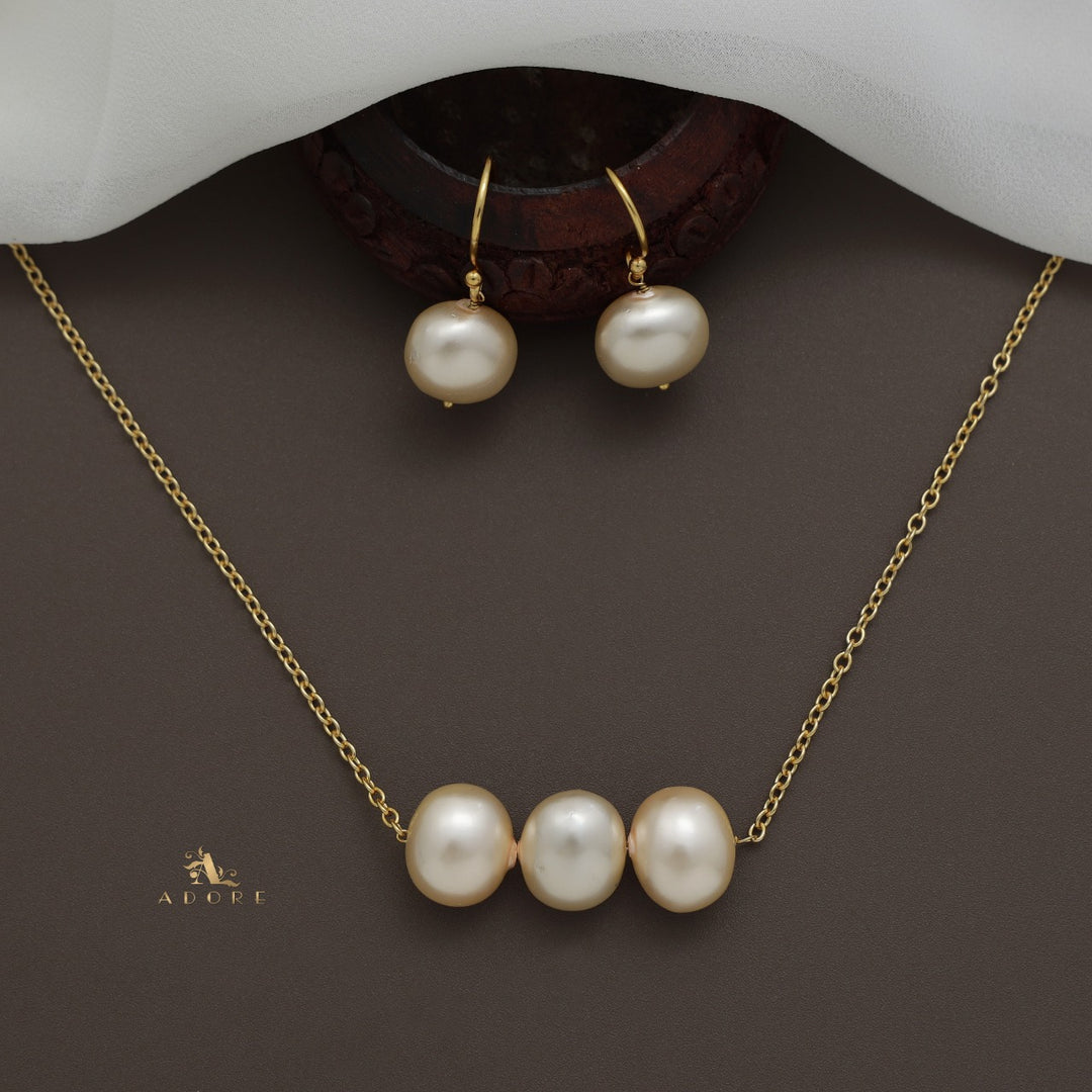 Golden Afroza Tri Pearl Neckpiece With Drop