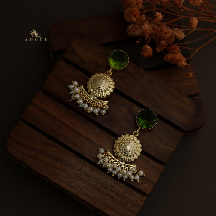 Kanako Glossy Flower Cluster Pearl Earring