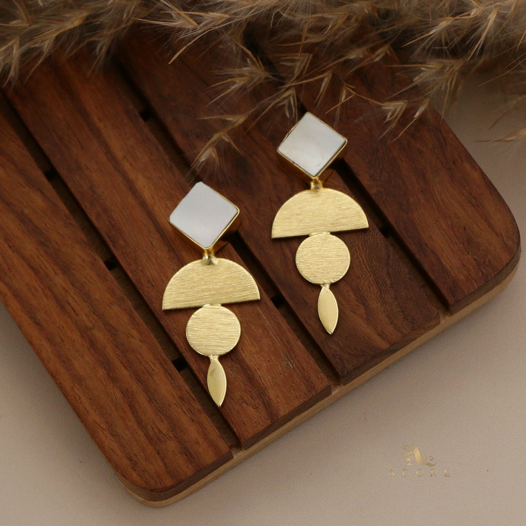 Nadalei Golden Glossy Earring