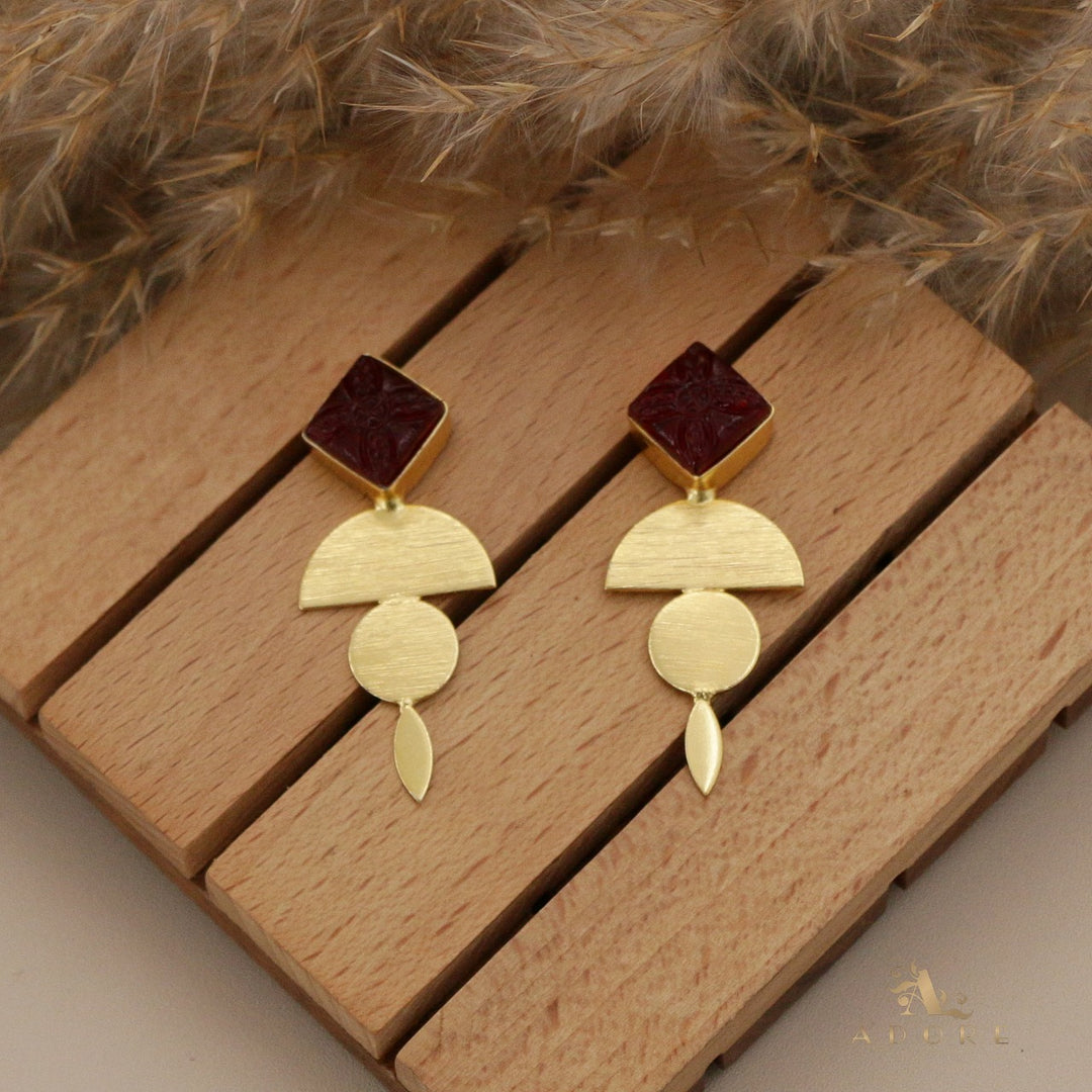 Nadalei Golden Glossy Earring