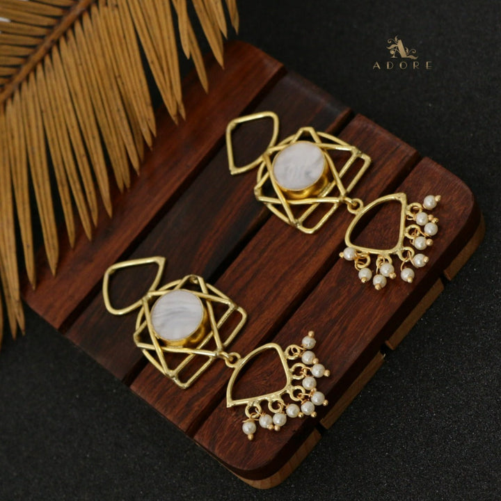 Nika MOP Pearl Earring