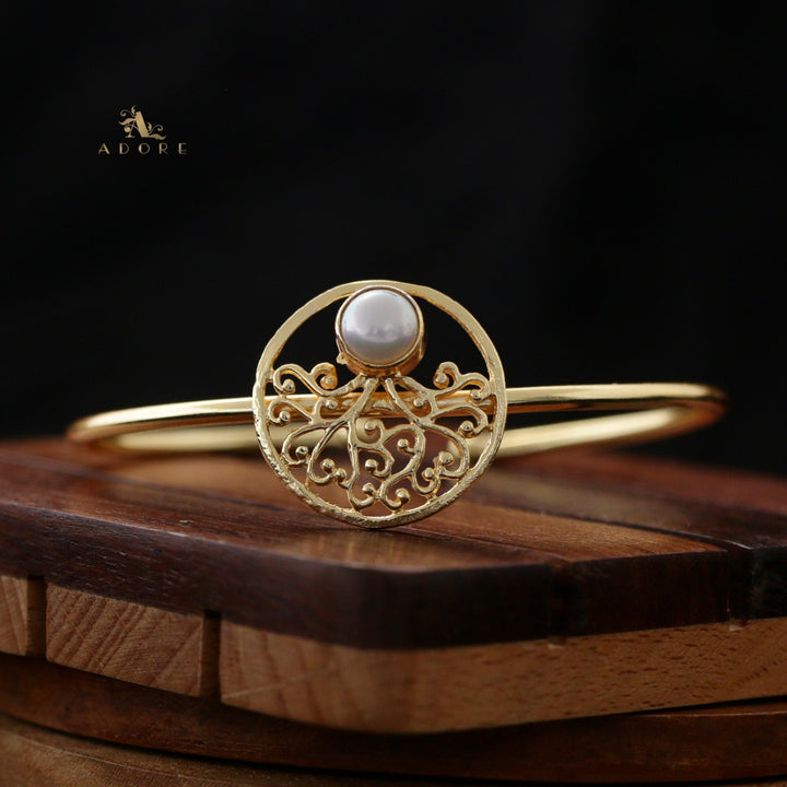 Golden Pearly Jardim Bangle