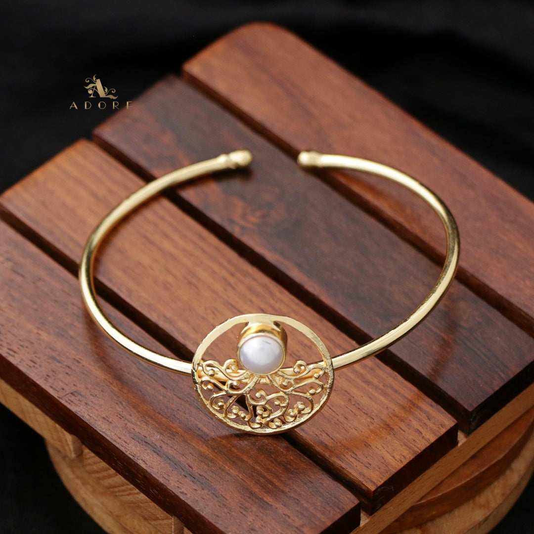 Golden Pearly Jardim Bangle