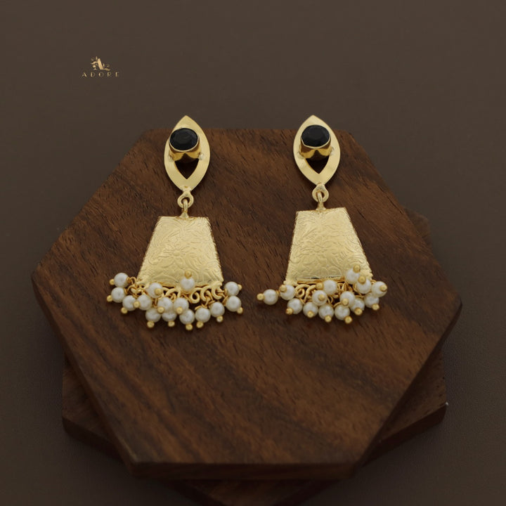 Alcia Glossy Eye Pearl Drop Earring