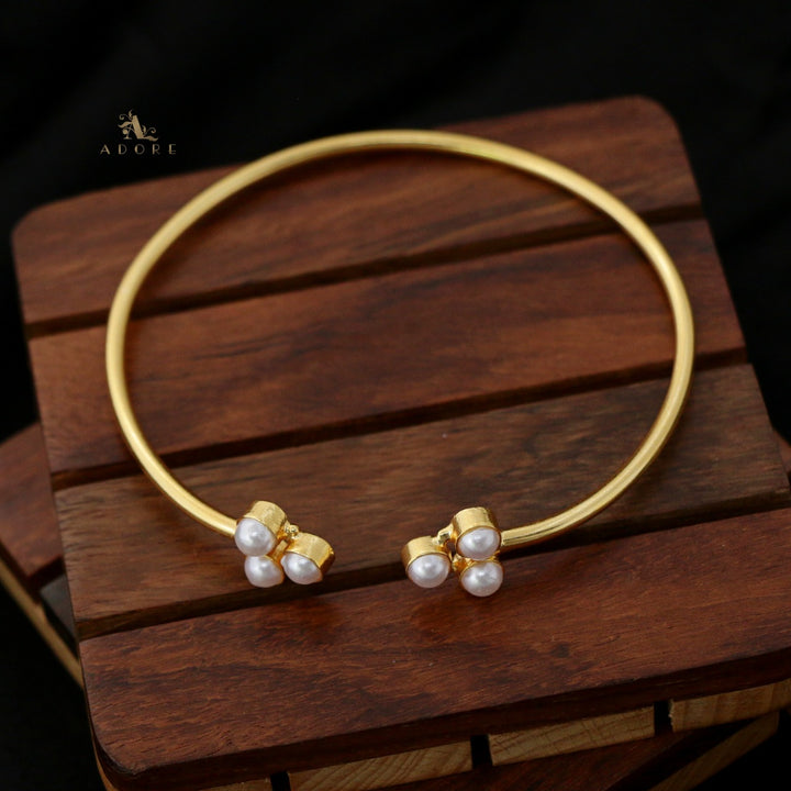 Nachini 6 Pearl Bangle