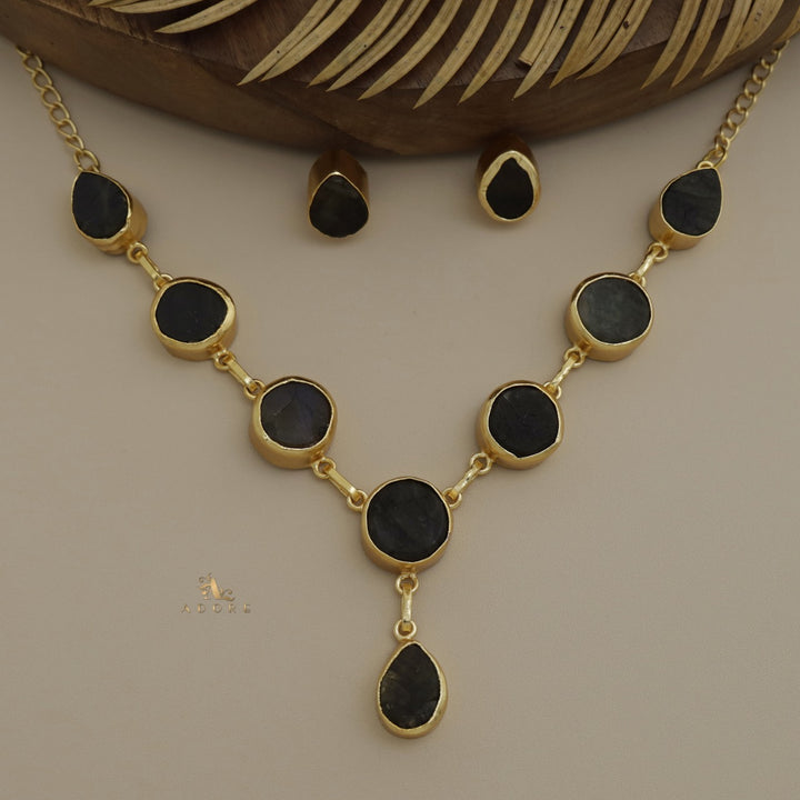 Marleigh Raw Stone Neckpiece With Stud