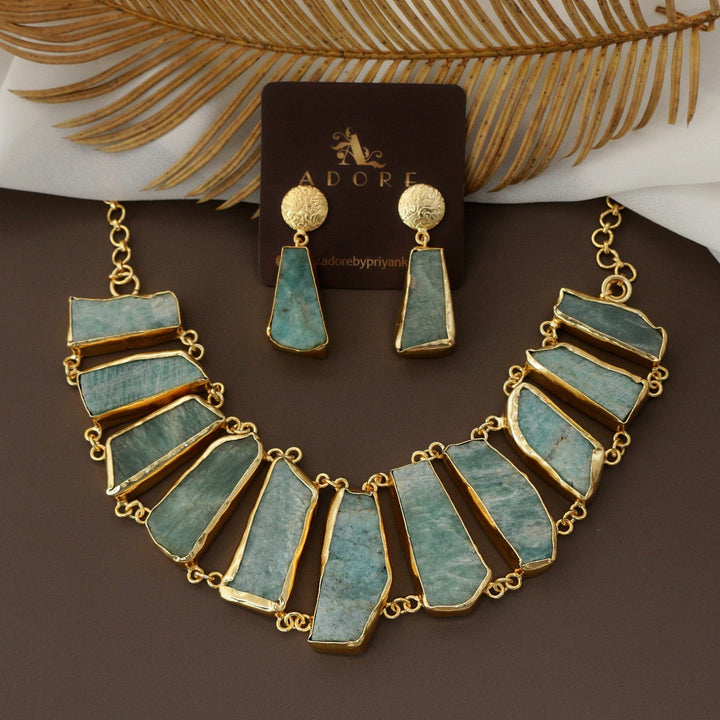 Piera Raw Stone Neckpiece With Earring