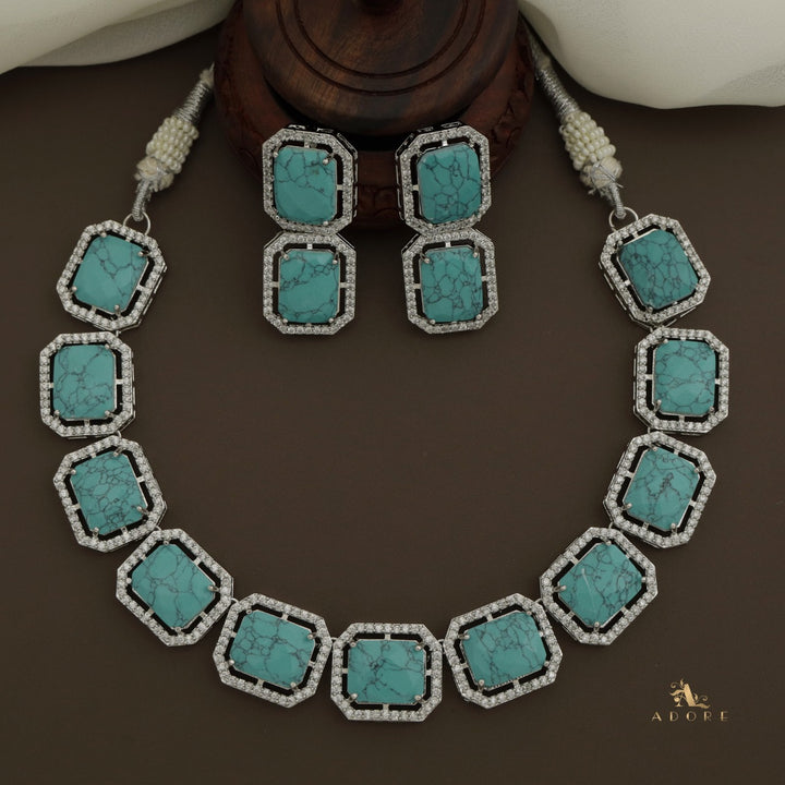 Berkley Glossy Neckpiece With Earring