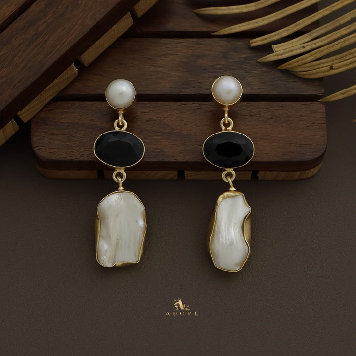 Mubera Baroque Earring