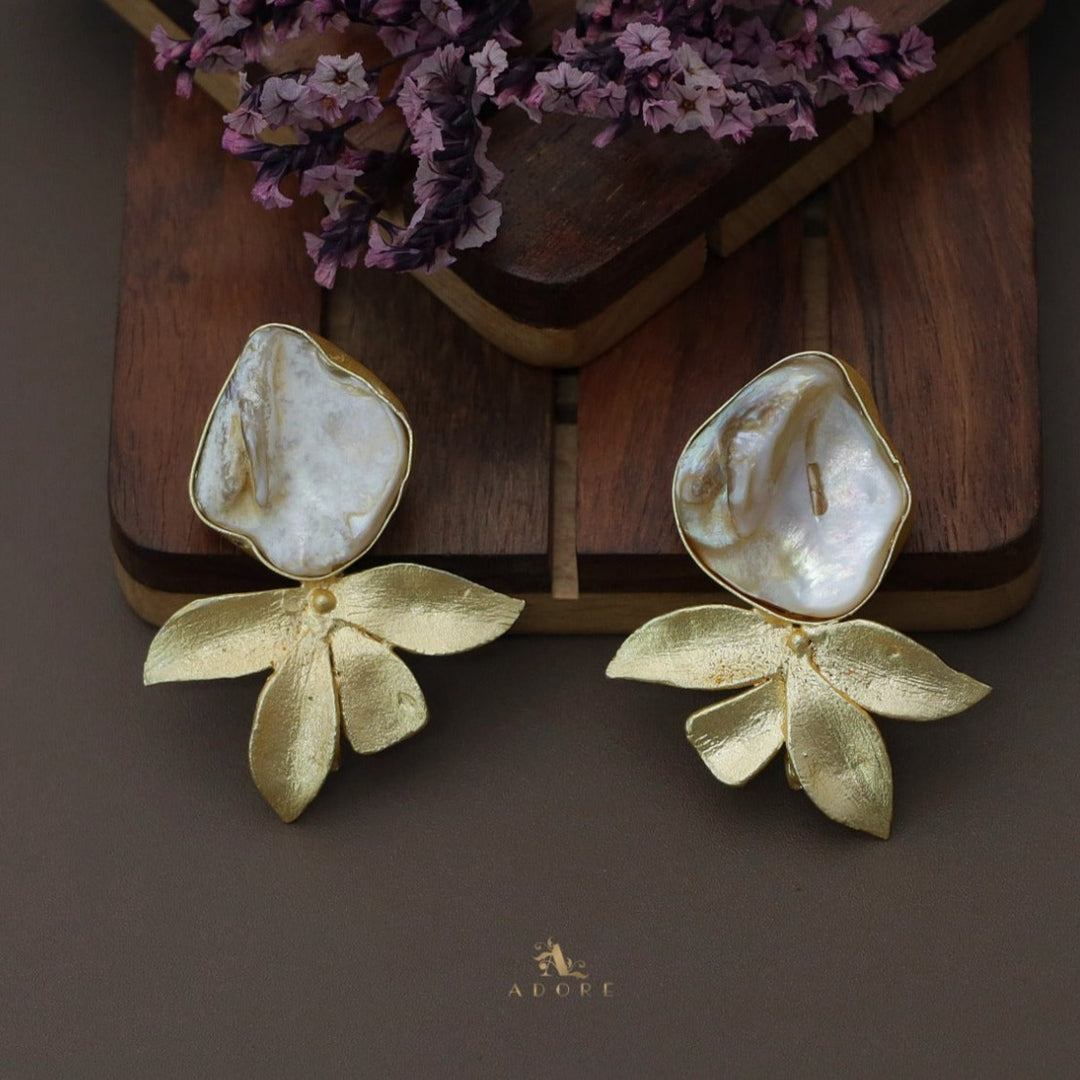 Golden Baroque Leafy Earring