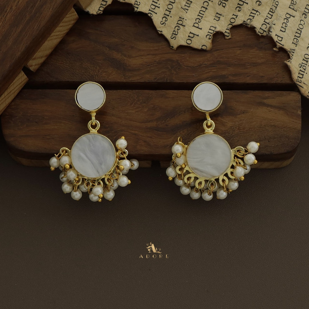 Yelo Glossy Round Cluster Pearl Earring